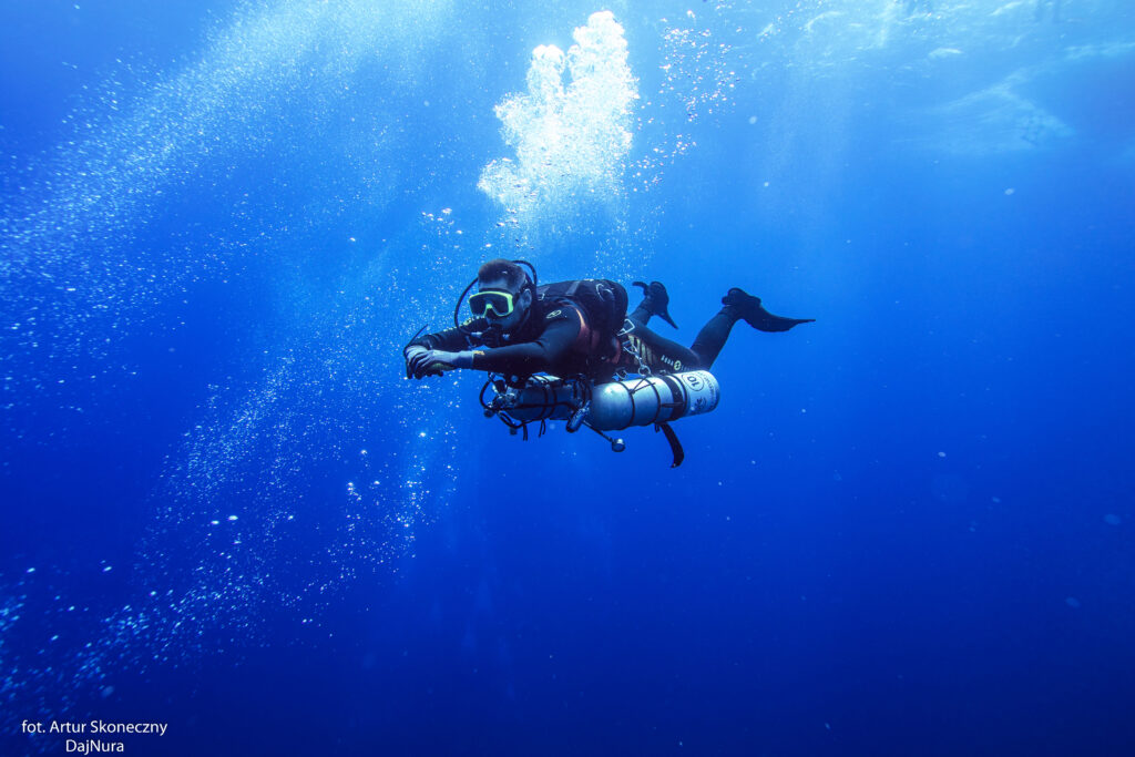 Twinset vs sidemount Twinset vs Sidemount – Co wybrać do nurkowań technicznych? 6 różnic porównawczych.